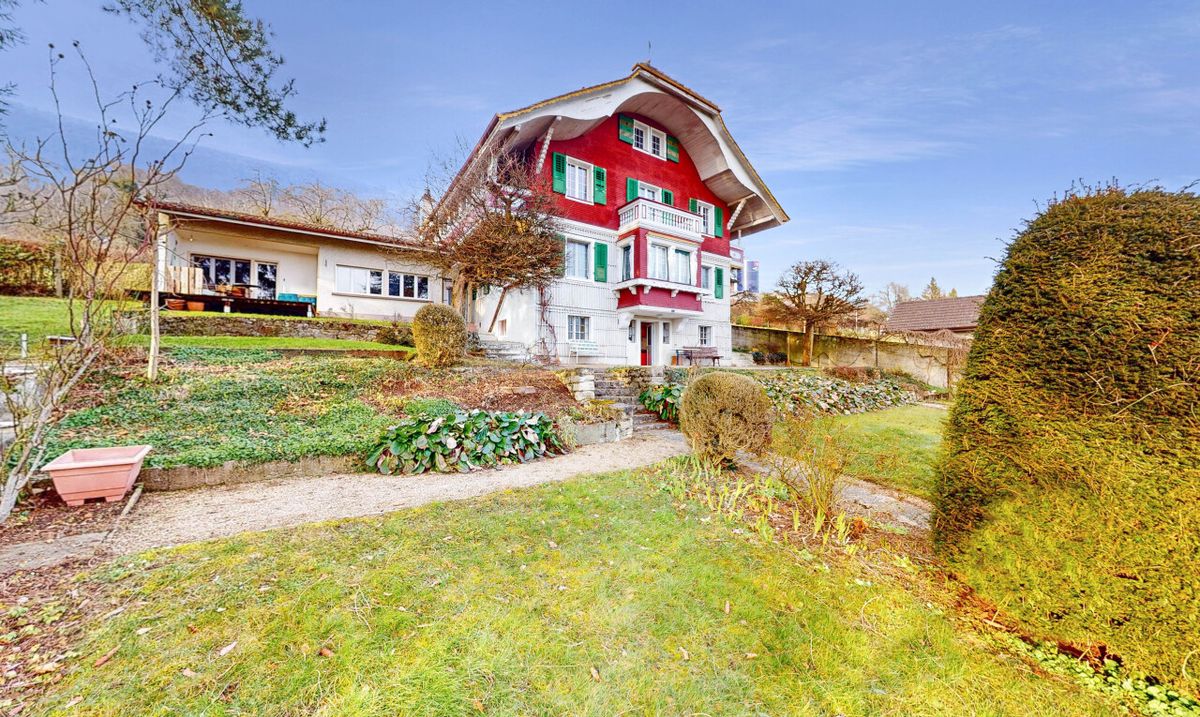 Charmante 10-Zimmer Villa mit Einliegerwohnung - 2