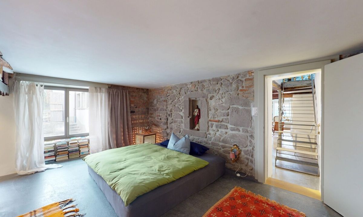 Einzigartiges Bijou mit modernem Wohnkomfort und grosser Terrasse - 11