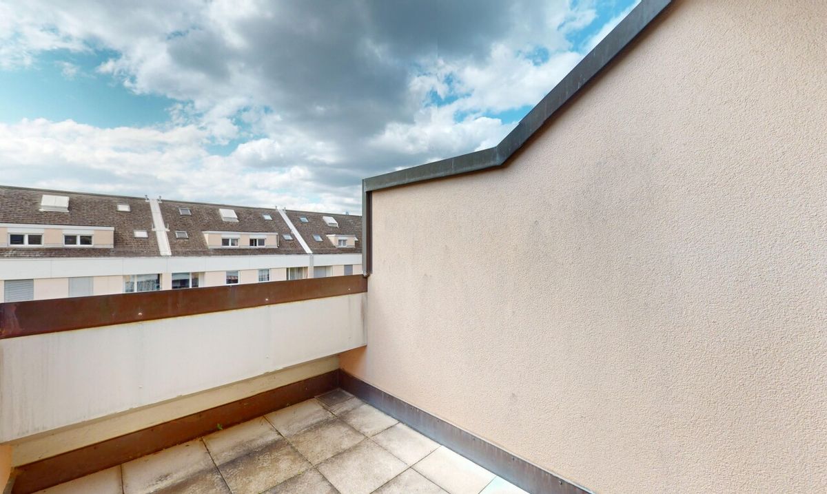 Stilvolle 2.5-Zimmer-Attikawohnung mit Balkon in Riehen - 11
