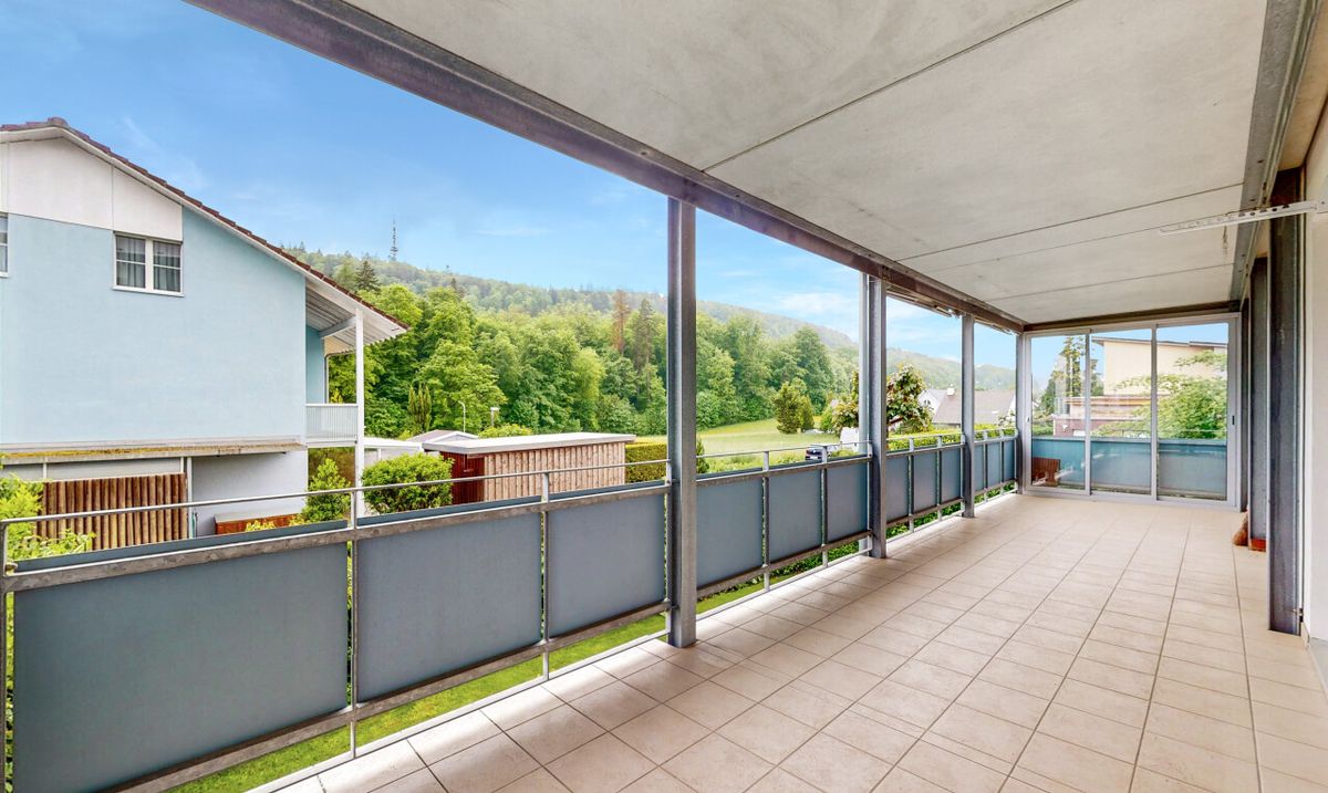 4.5-Zimmer Wohnung mit hellem Wohnambiente und 25 m2 grossem Balkon - 1
