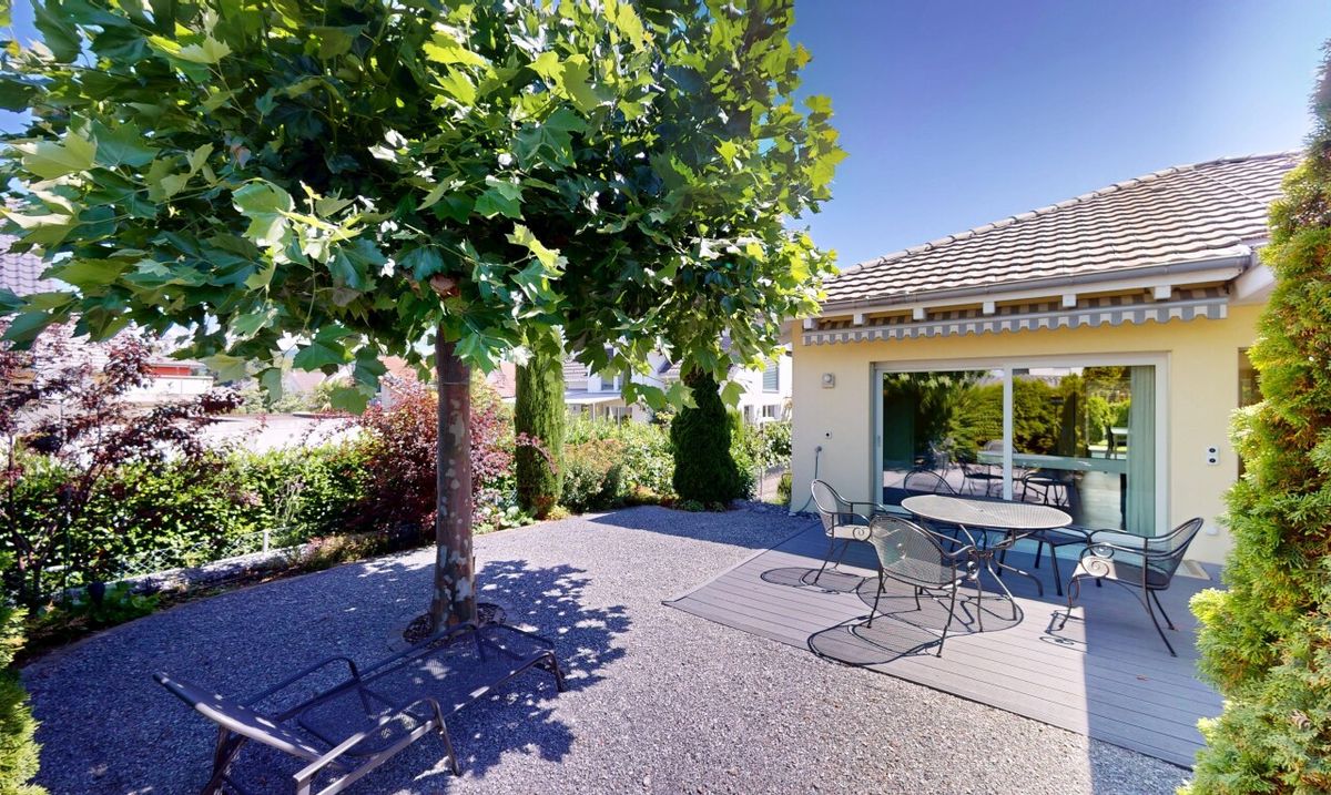 Elegantes Einfamilienhaus mit Garten und Carport für Wohnmobil - 2