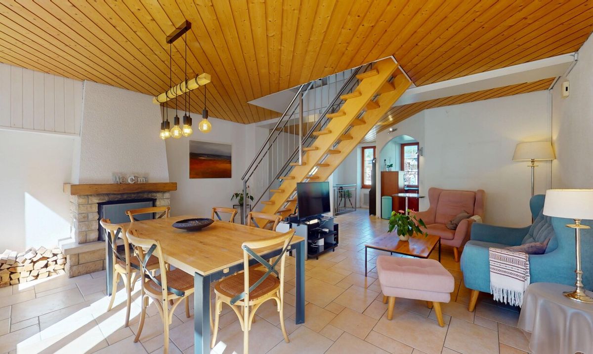 Wunderschönes renoviertes Reihenhaus im Herzen des Dorfes - 0
