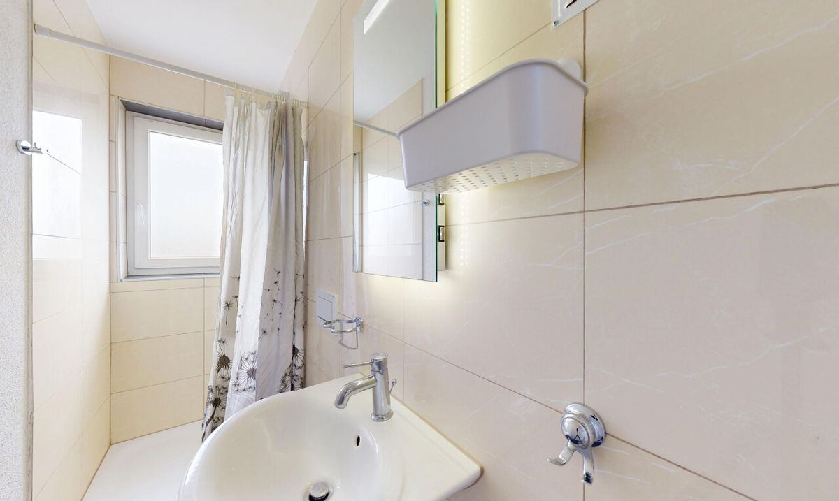 Renovierte 4.5-Zimmerwohnung mit Garagenbox (im Baurecht) - 9