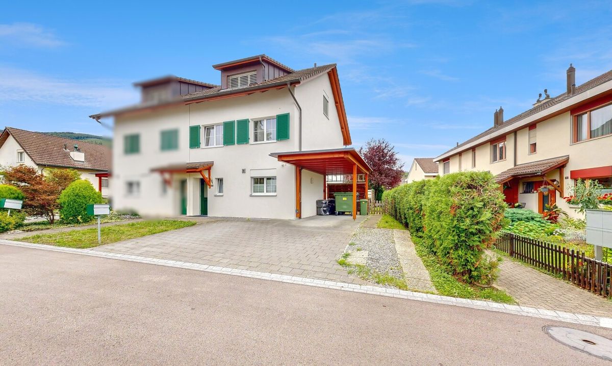 Geräumiges Doppeleinfamilienhaus an ruhiger Lage - 0