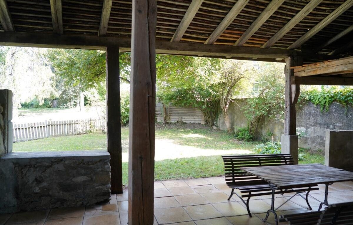 Maison mitoyenne médiane in à Sullens - 1