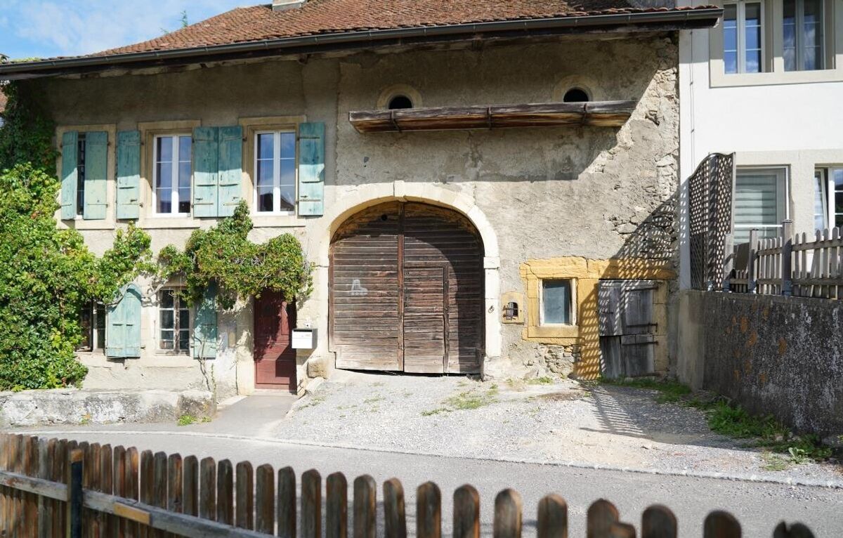Maison mitoyenne médiane in à Sullens - 2