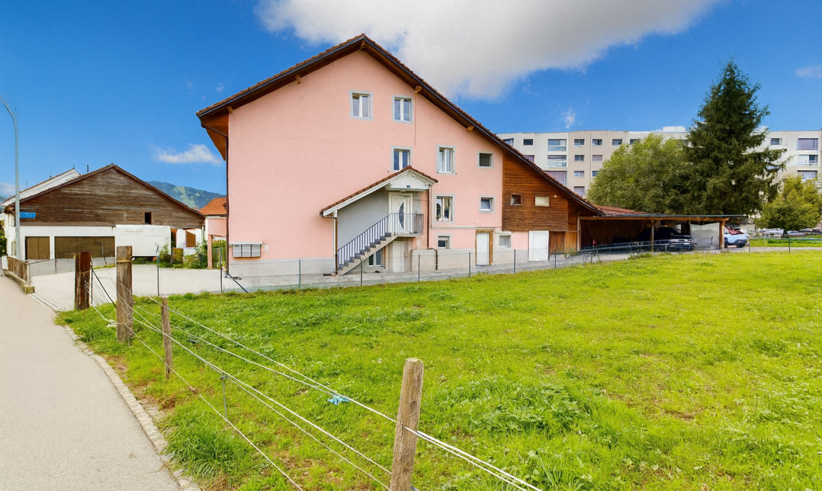 RENOVIERTE RENDITELIEGENSCHAFT IN RUHIGER LAGE NAHE DEM AUFSTREBENDEN - 2