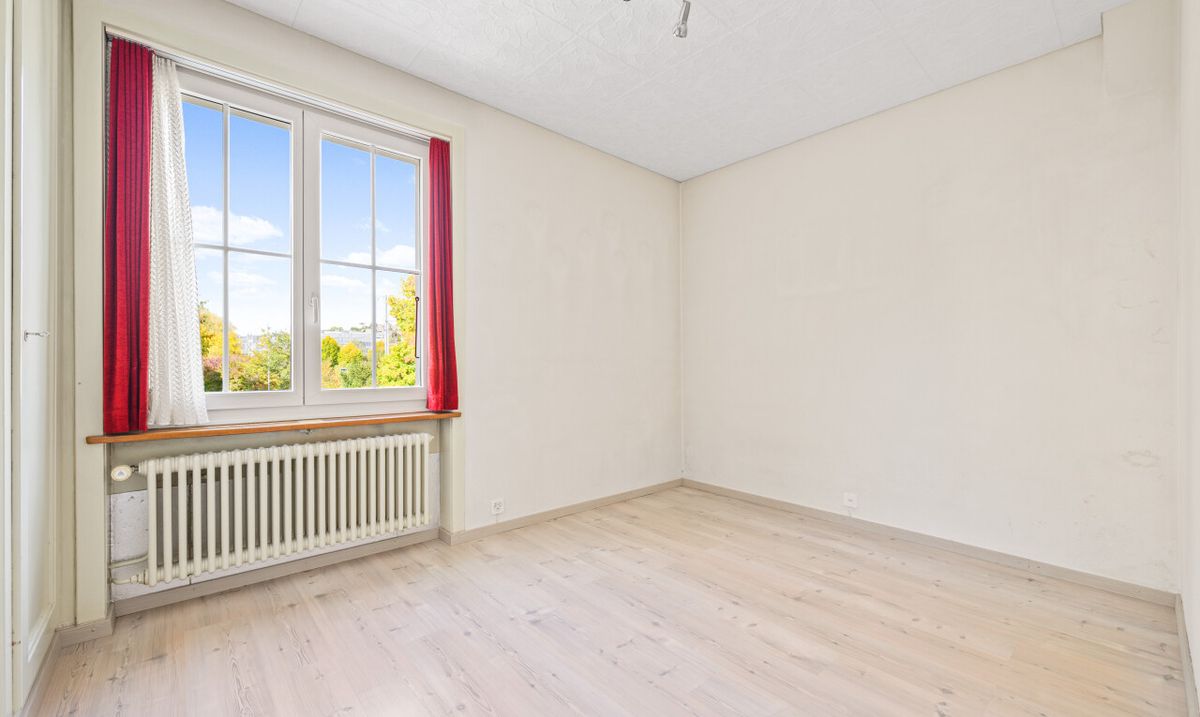 Freistehendes Einfamilienhaus mit Potenzial im Zentrum von Ittigen - 4