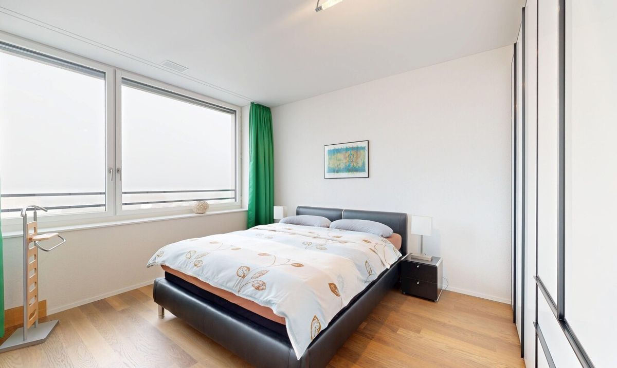 Moderne 4.5-Zimmerwohnung mit Loggia, Weitblick und Tiefgaragenplätzen - 8