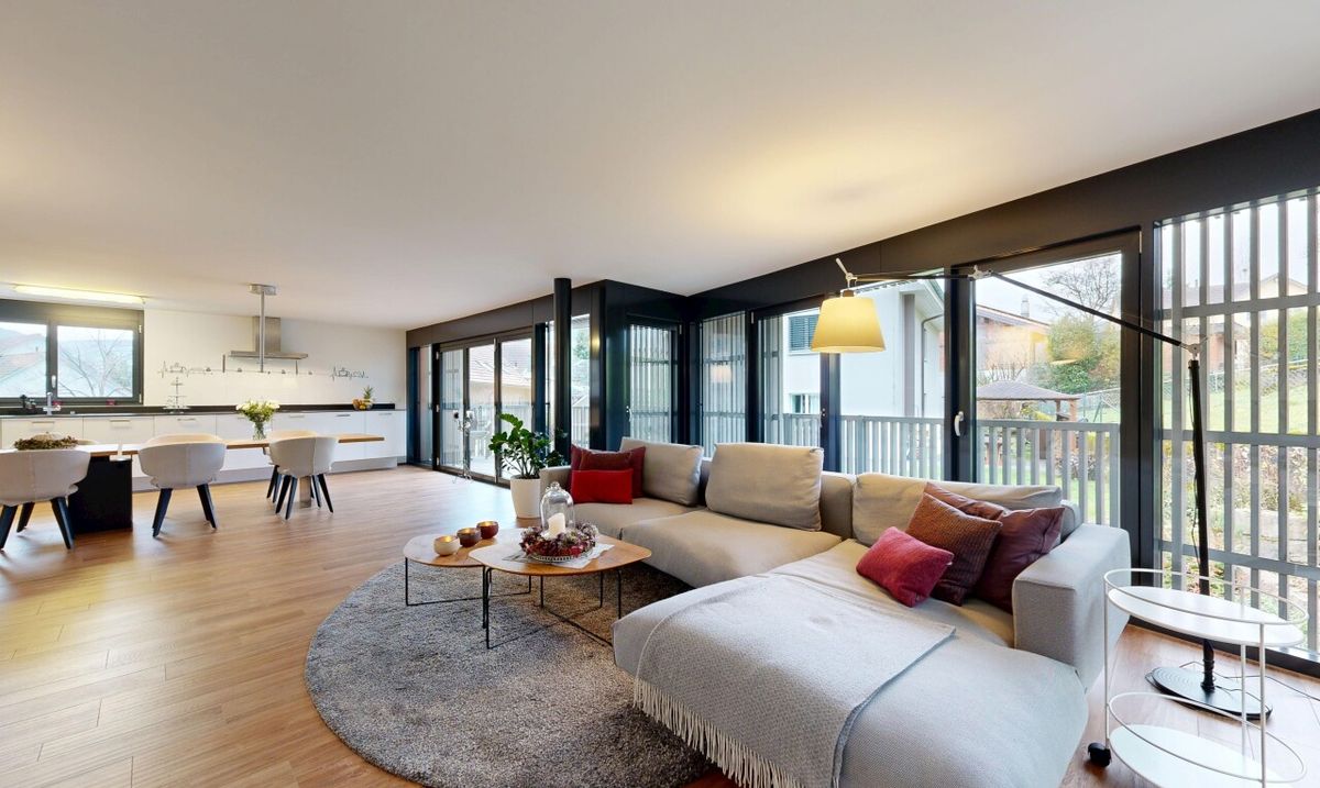 Moderne und grosszügige 4.5-Zimmerwohnung mit Schwedenofen - 2