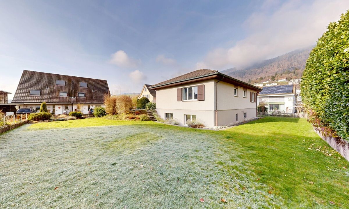 Familienfreundliches Zuhause mit Garten und Doppelgarage in Grenchen - 0