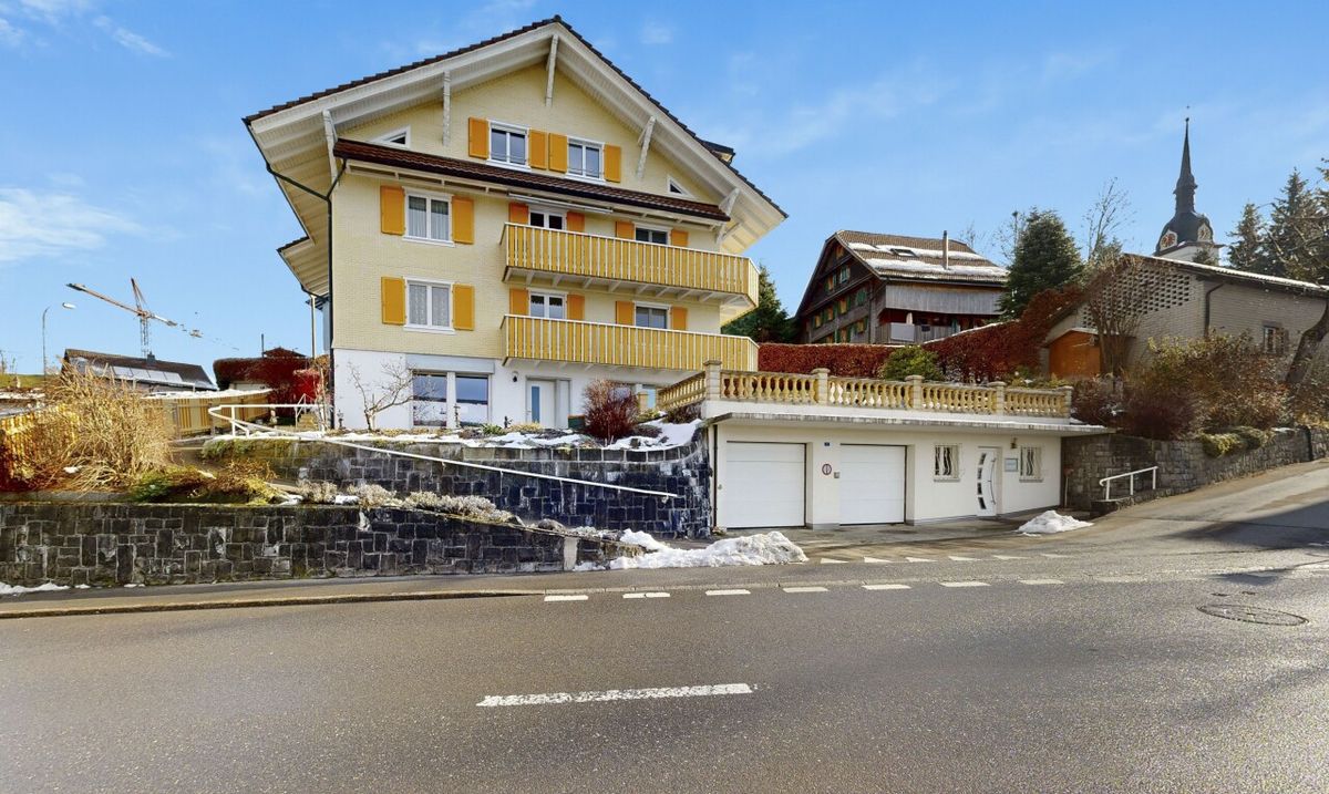 Sonniges Drei-Familienhaus, 2 Gewerberäume und viel Potenzial - 2