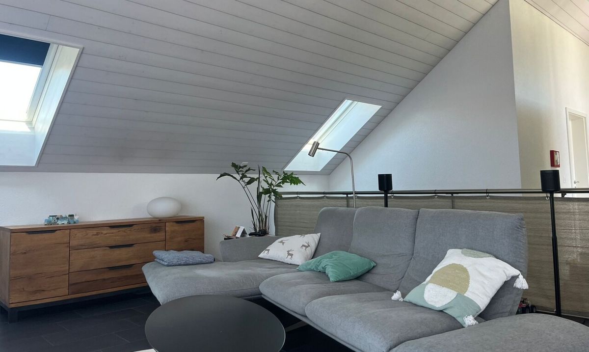 Moderne 2.5-Zimmer-Attikawohnung mit Terrasse und Weitsicht - 0