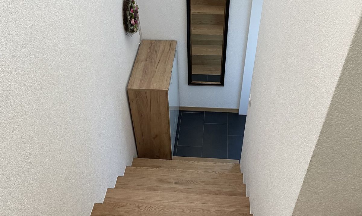 Moderne 2.5-Zimmer-Attikawohnung mit Terrasse und Weitsicht - 4