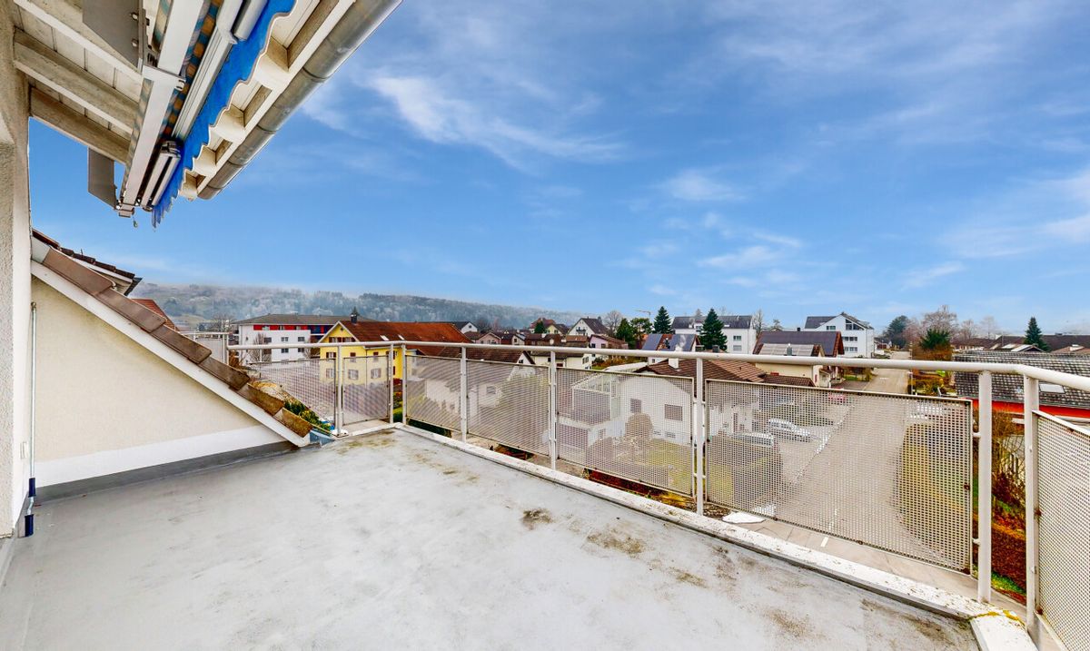 Sonnendurchflutete 3.5-Zimmer Dachgeschosswohnung mit Weitblick - 1