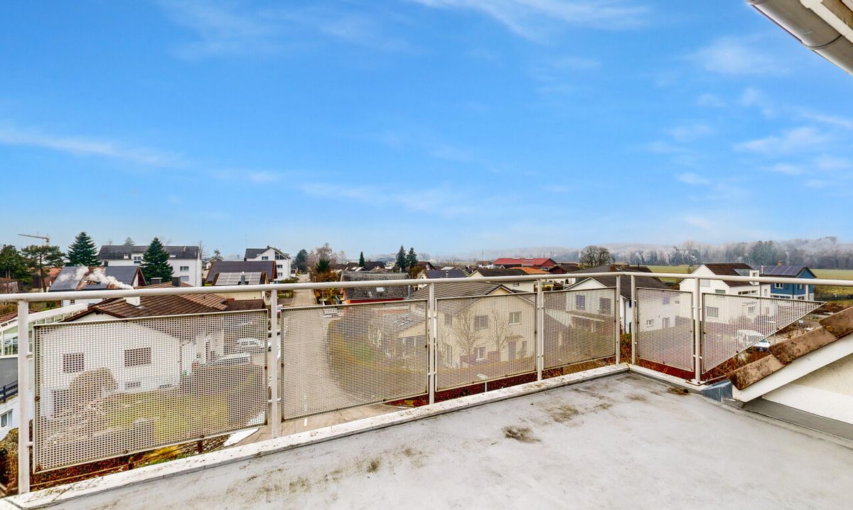 Sonnendurchflutete 3.5-Zimmer Dachgeschosswohnung mit Weitblick - 4