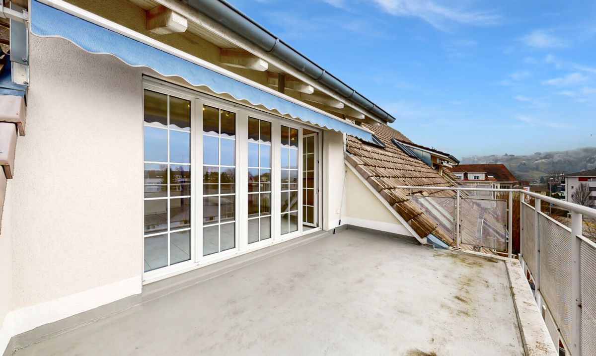 Sonnendurchflutete 3.5-Zimmer Dachgeschosswohnung mit Weitblick - 7