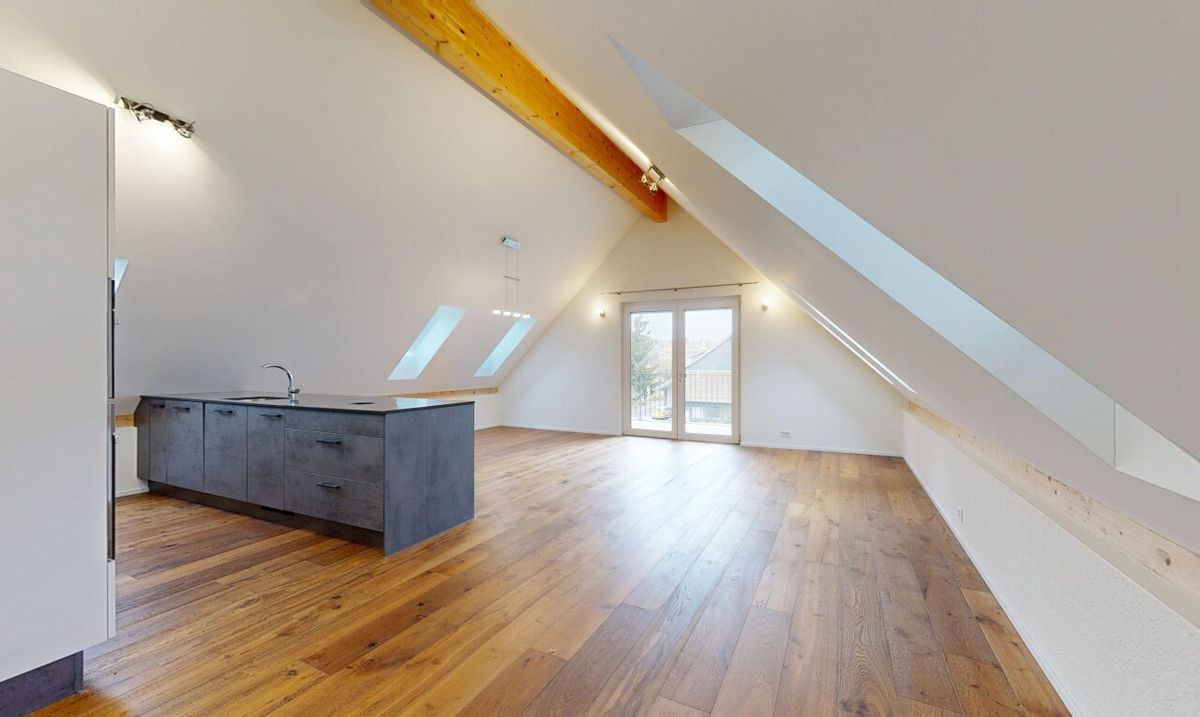 Neuwertige Dachgeschosswohnung mit hochwertigem Ausbaustandard - 4