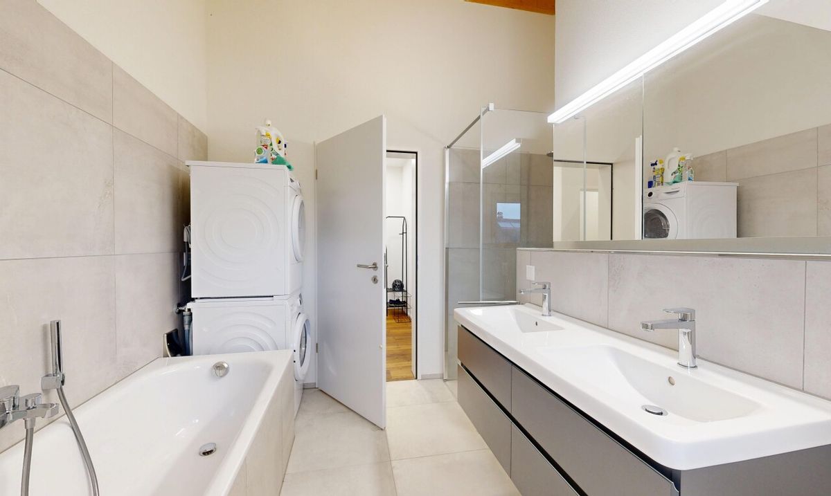 Neuwertige Dachgeschosswohnung mit hochwertigem Ausbaustandard - 6