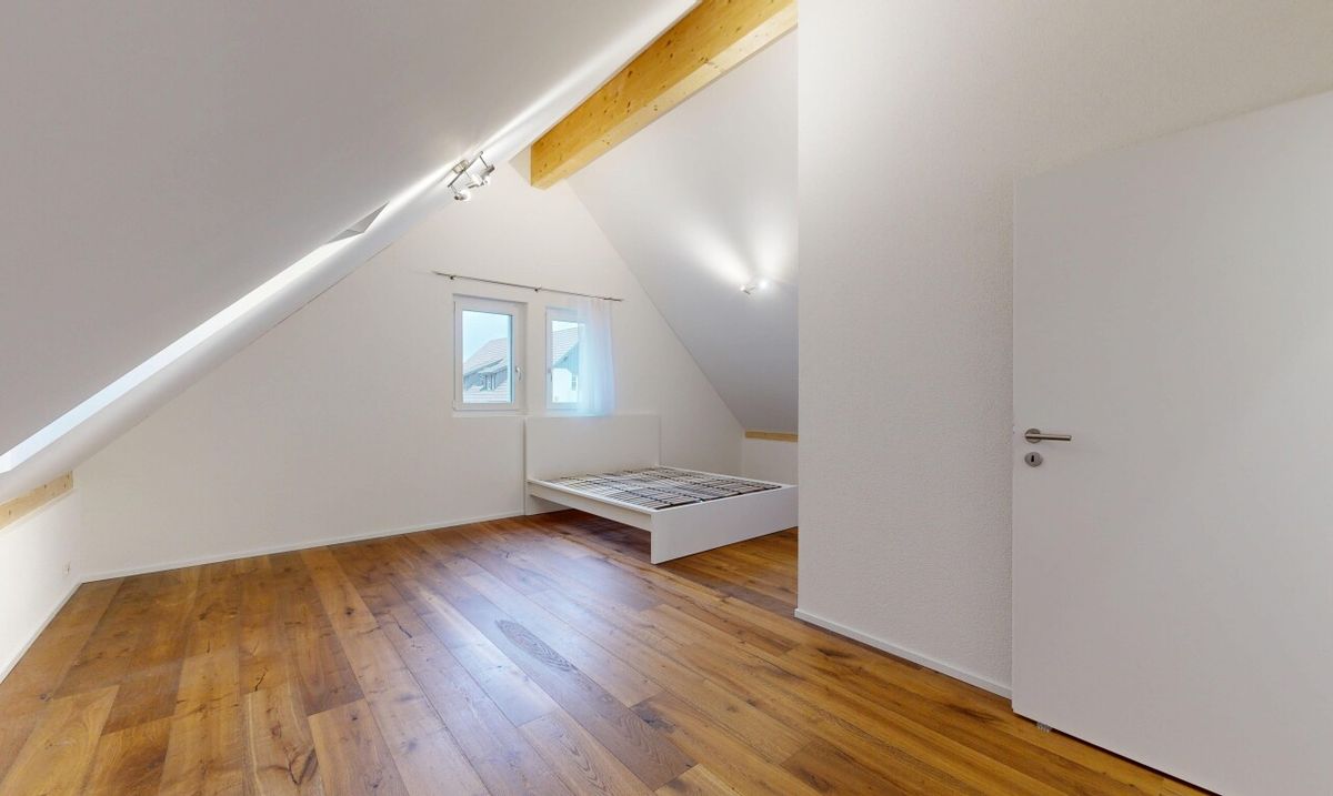 Neuwertige Dachgeschosswohnung mit hochwertigem Ausbaustandard - 7