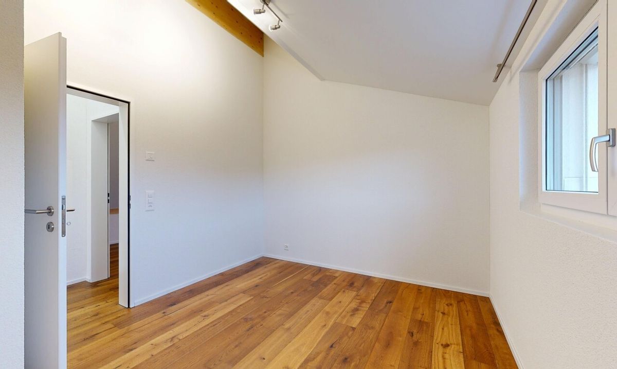 Neuwertige Dachgeschosswohnung mit hochwertigem Ausbaustandard - 8