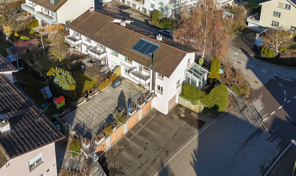 Attraktives 5-Zimmer-Reiheneckhaus in der Stadt Winterthur - 0