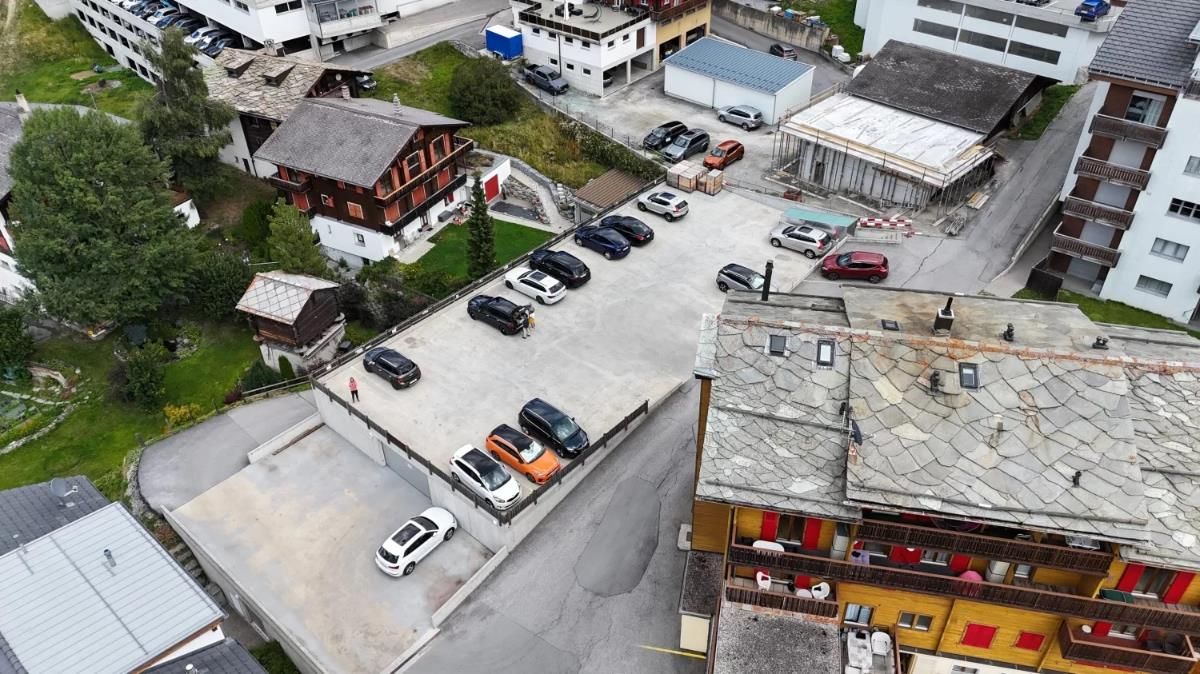 Premium-Parking im Dorfzentrum von Grächen - 6