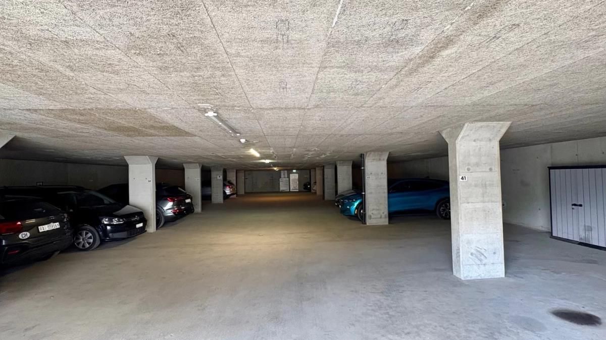 Premium-Parking im Dorfzentrum von Grächen - 7