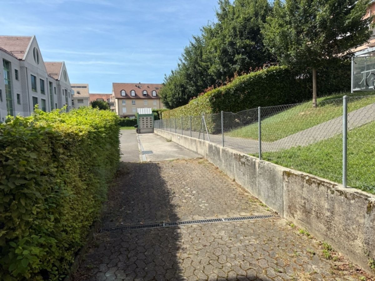 Local commercial polyvalent de 122m2 avec sous-sol et parkings - 8