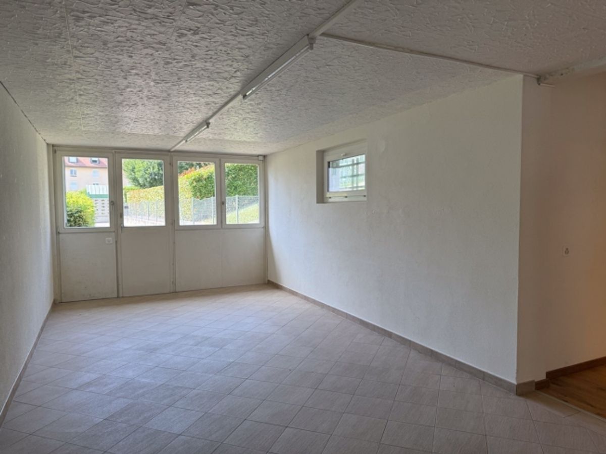 Local commercial polyvalent de 122m2 avec sous-sol et parkings - 7