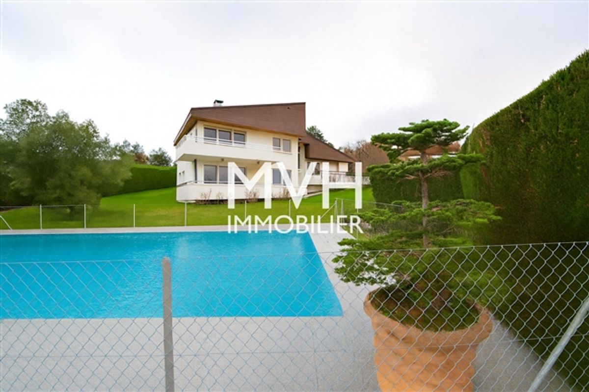 Villa mit Schwimmbad und Seeblick auf den Cologny-Hügel - 0