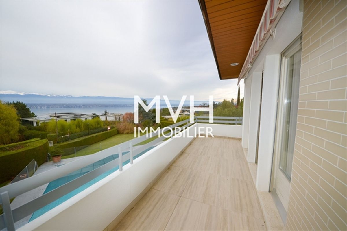 Villa mit Schwimmbad und Seeblick auf den Cologny-Hügel - 1