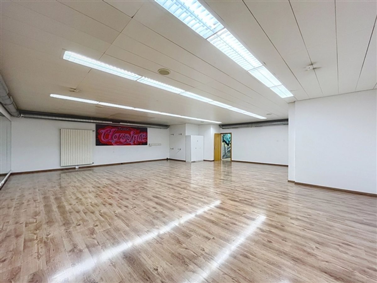 Geräumige Geschäftsräume im Zentrum von Sierre - 4