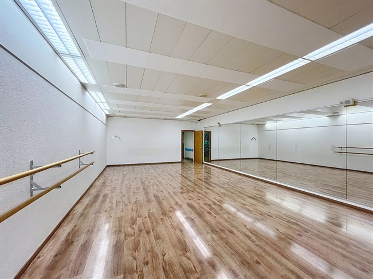 Geräumige Geschäftsräume im Zentrum von Sierre - 8