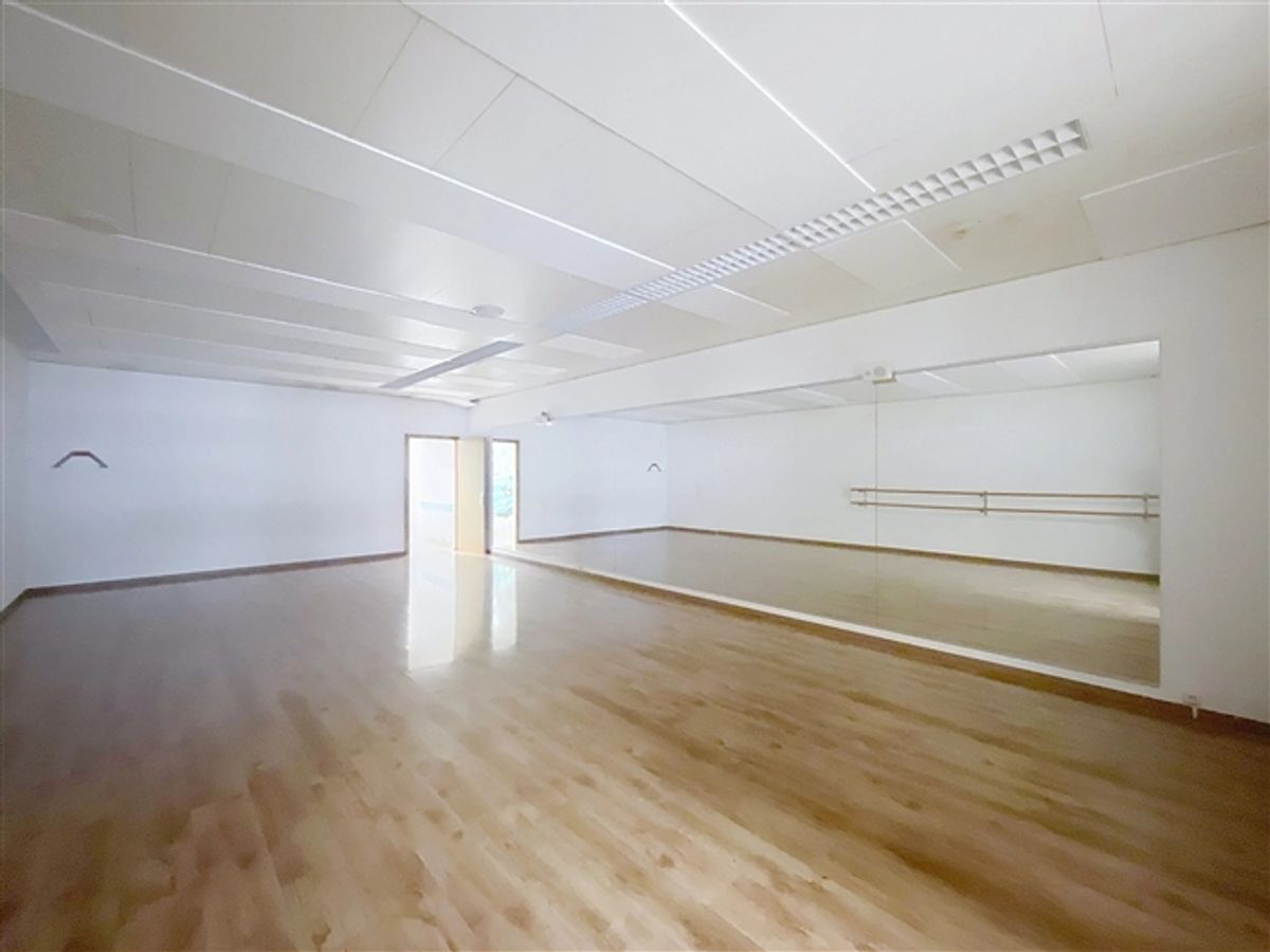 Geräumige Geschäftsräume im Zentrum von Sierre - 6