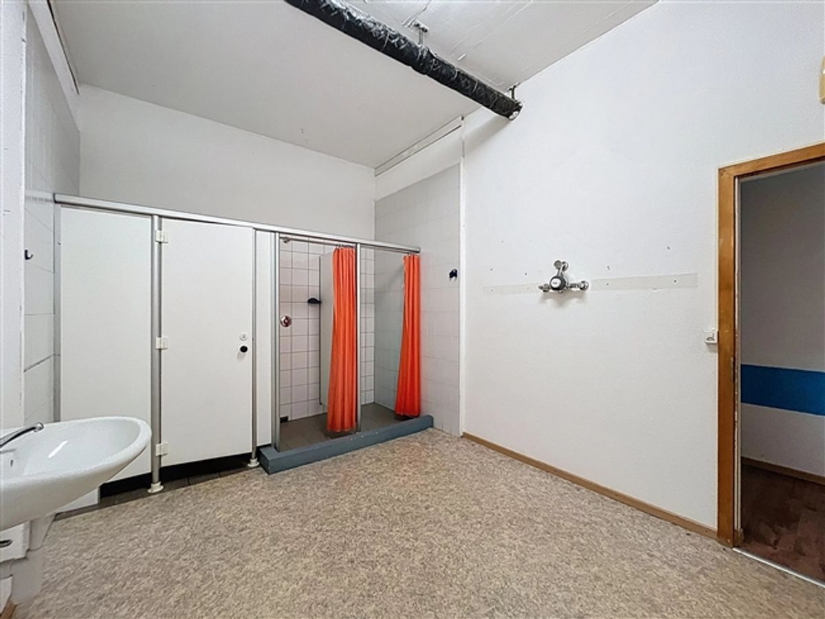 Geräumige Geschäftsräume im Zentrum von Sierre - 11