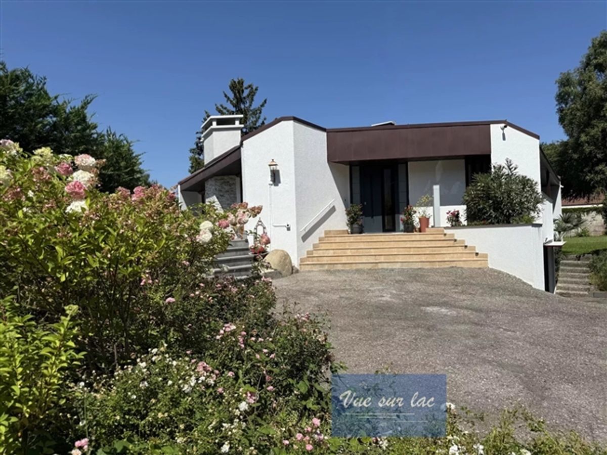 LUXUSVILLA IN VESSY MIT LANDSCHAFTSBLICK UND POOL - 0