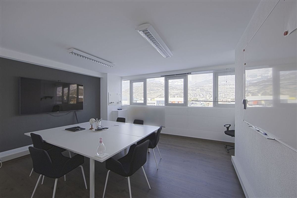 Alleinmakler - Büro und Parkplatz - Sion - 4