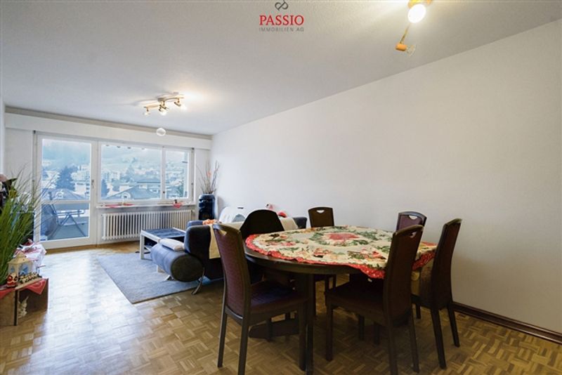Grosszügige 4,5-Zimmer Wohnung an zentraler Lage - 1