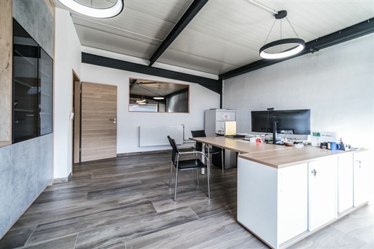 Büroflächen von 250 m2 bereits möbliert und eingerichtet - 3