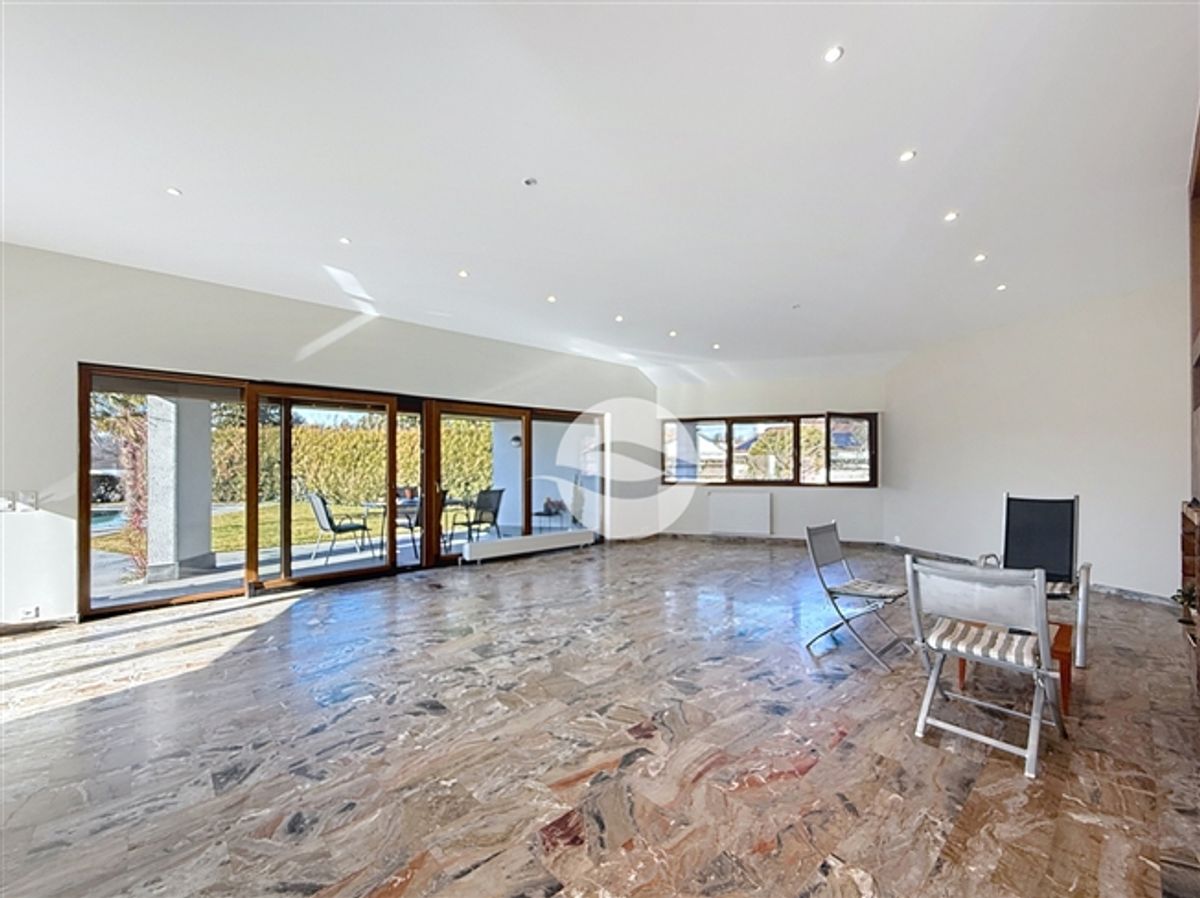 Wunderschöne und geräumige moderne Villa mit freiem Blick! - 1