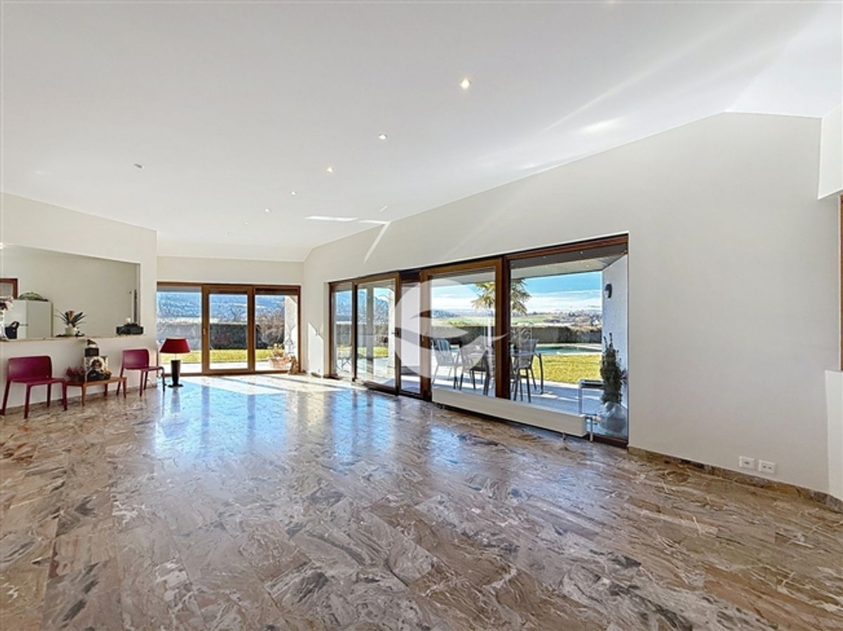 Wunderschöne und geräumige moderne Villa mit freiem Blick! - 2