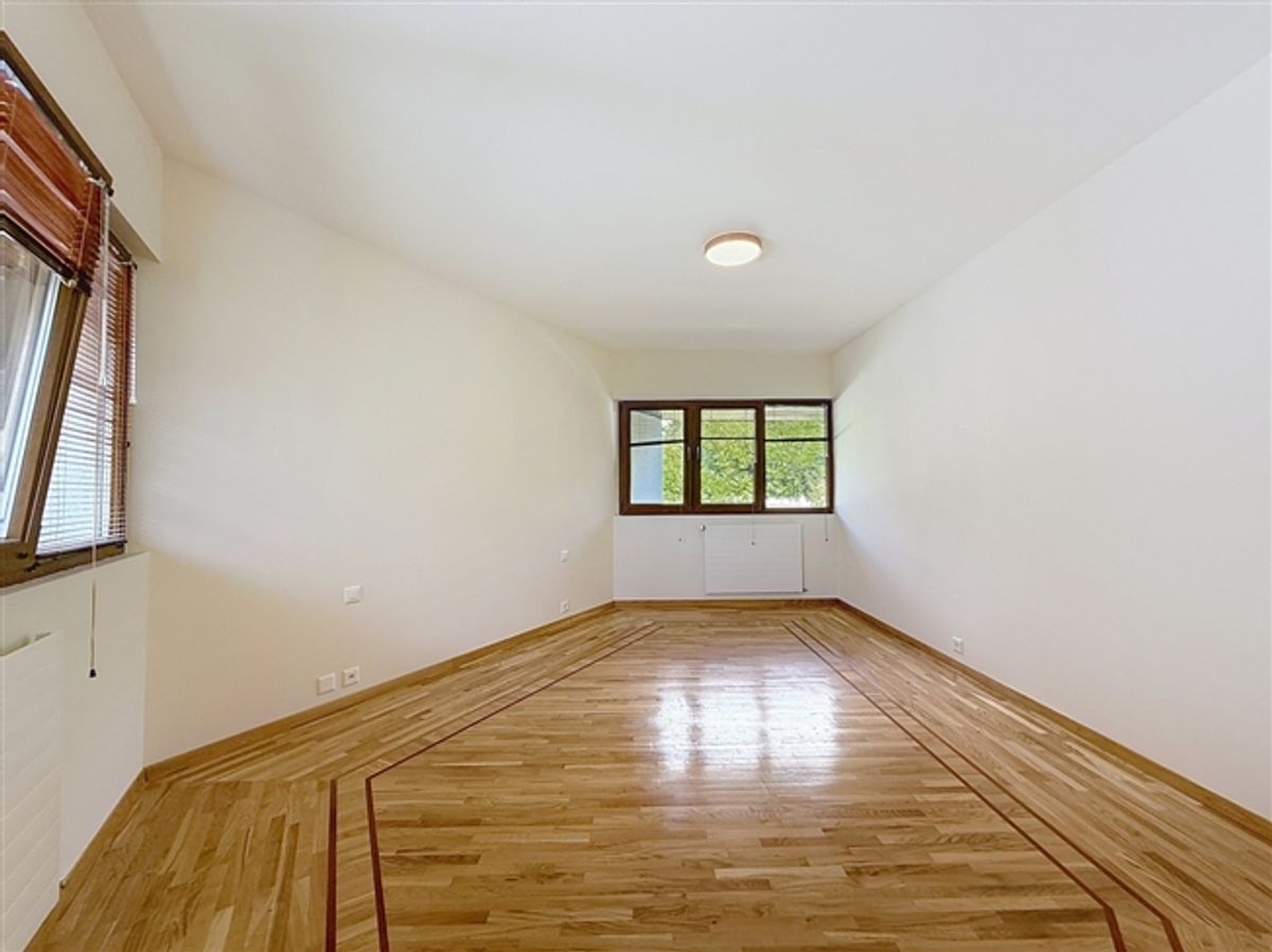 Wunderschöne und geräumige moderne Villa mit freiem Blick! - 10