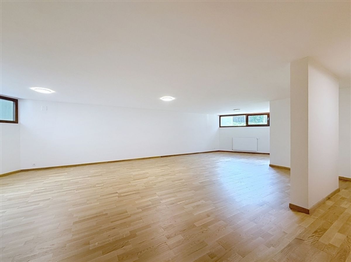 Wunderschöne und geräumige moderne Villa mit freiem Blick! - 12