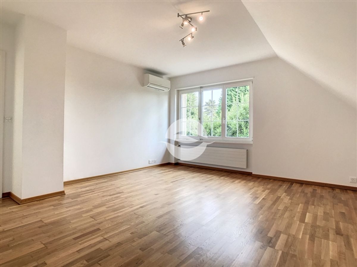 Wunderschöne Villa mit Pool, Garten und Garage - 9