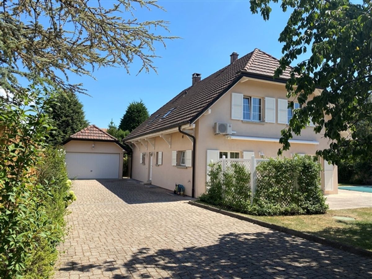 Wunderschöne Villa mit Pool, Garten und Garage - 13