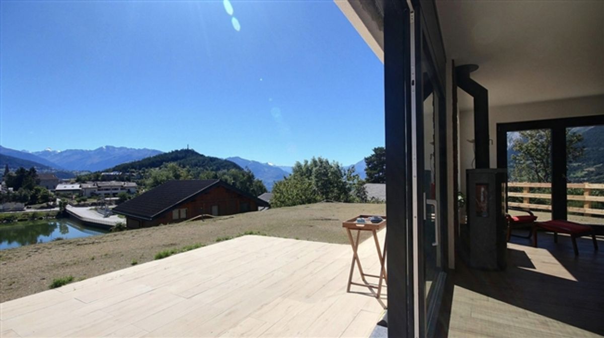 Außergewöhnliche neue Villa in Lens – atemberaubender Blick auf den See von Louché - 8