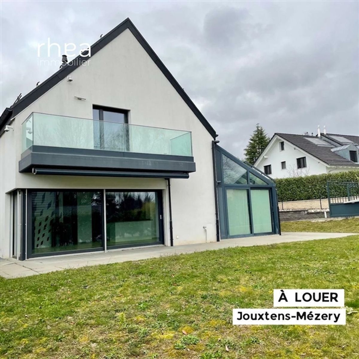 Wunderschöne 6,5-Zimmer-Villa zu vermieten - 0