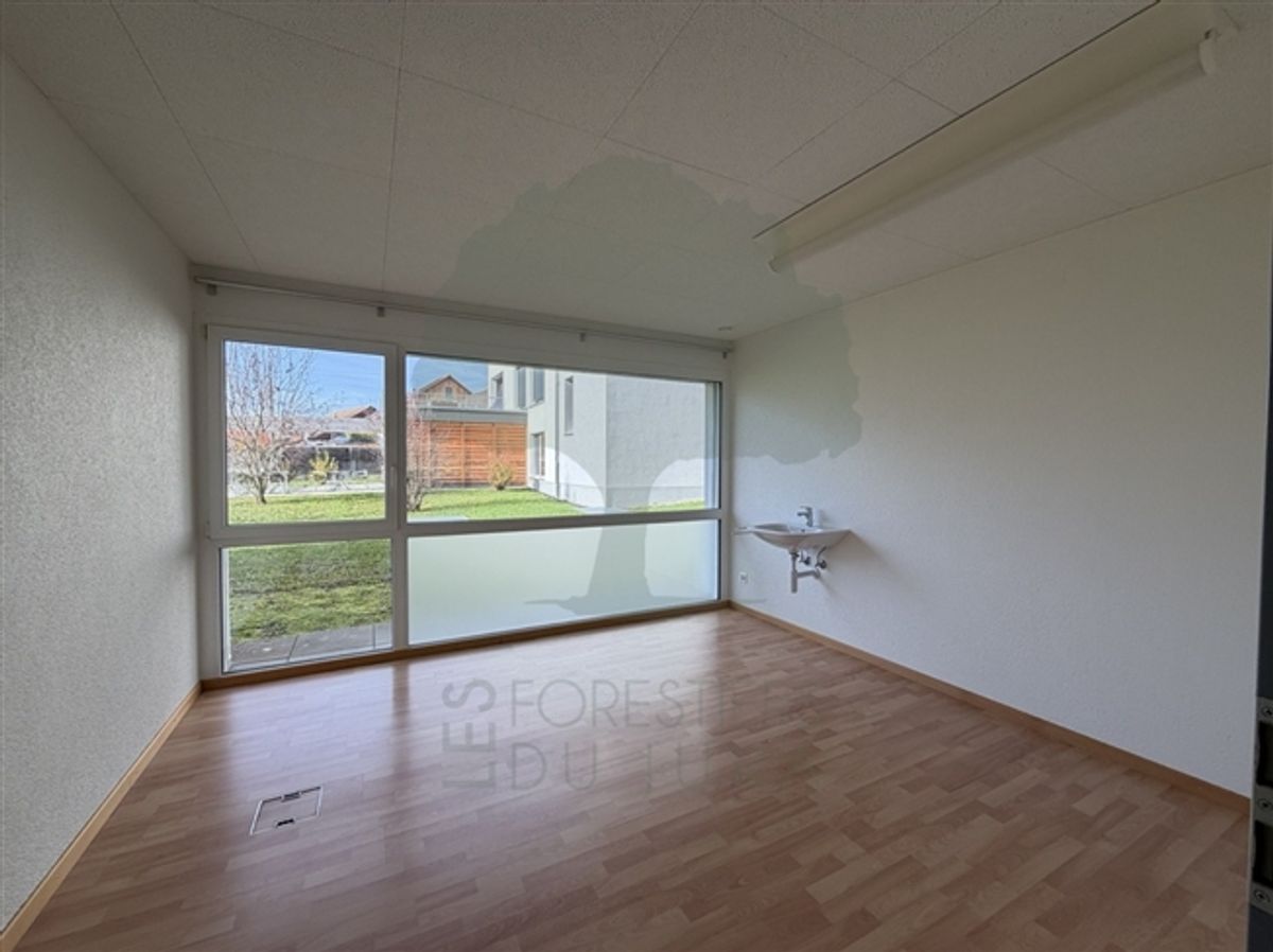 Medizinisches Büro von 176 m² im Erdgeschoss - Courfaivre - 8