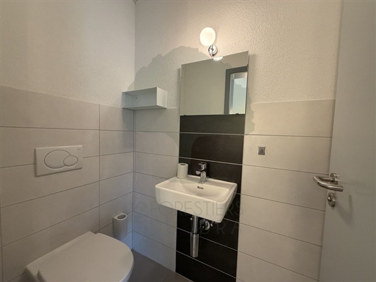 Medizinisches Büro von 176 m² im Erdgeschoss - Courfaivre - 7